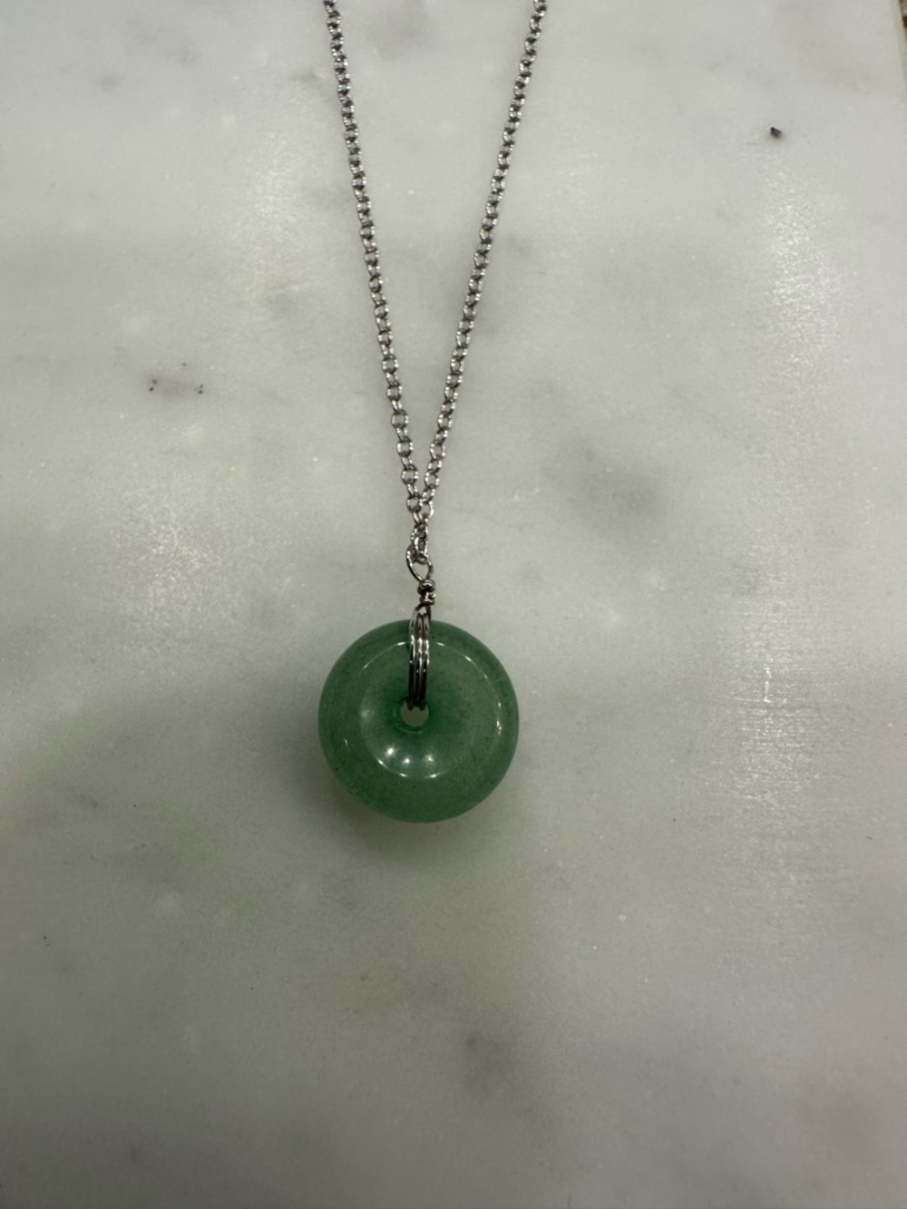 Round jade necklace - Picture 2 of 3